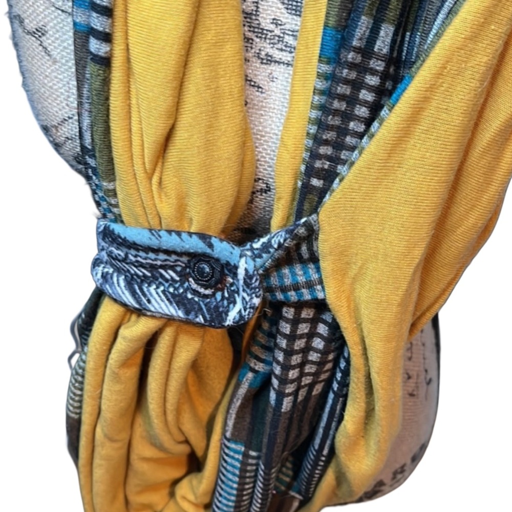 Reversible Scarf - Picture 5 of 5